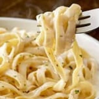 Fettuccine Alfredo